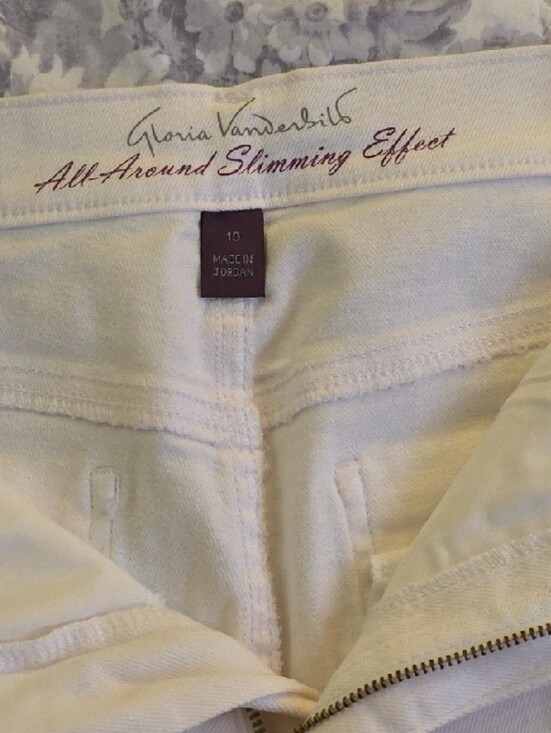 Gloria Vanderbilt Pants - Gloria Vanderbilt White High-Rise Slimming Jeans